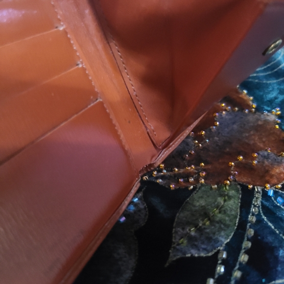 Louis Vuitton EPI Wallet - Picture 11 of 14